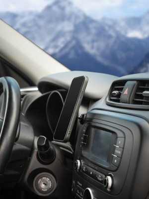 Держатель телефона универсальный магнитный AIRLINE AMS-U-23 AIRLINE