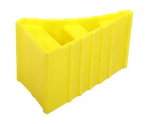 Упор противооткатный пластиковый 200х120х110мм желтый АВТОСТОП AB253 AVTOSTOP