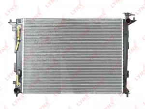 радиатор системы охлаждения! АКПП\ Hyundai ix35, Kia Sportage 2.0i/2.4 09> RB1063 LYNXAUTO