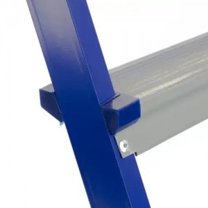 Лестница-стремянка 4 ступени стальная СИБРТЕХ 97844 SIBRTEC