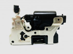 Замок двери передней левой UKORAUTO U0528021L UKORAUTO