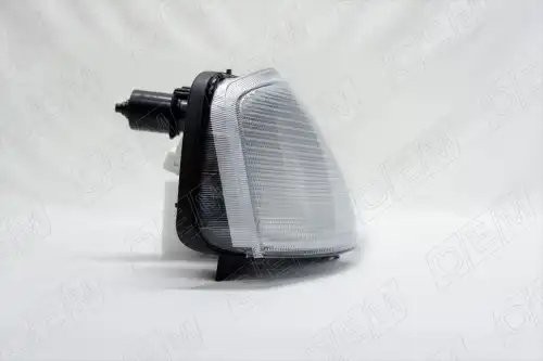 Фара правая Renault Logan 1 2004-2009, повторитель ближе к крылу OEM0190FR OEMPARTS