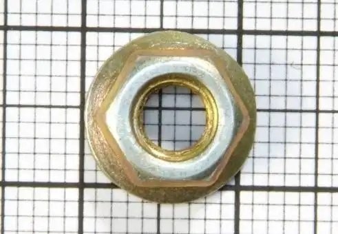 Гайка М5 (с буртиком) (облицовки радиатора)  10шт 000010038318018 BELZAN