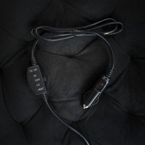 ADHC019 Подушка с подогревом на сиденье 12В, 19/26 Вт (41x41 см), стеганная, чер ADHC019 AIRLINE