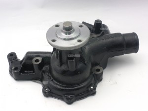Насос водяной TOYOTA Dyna (95-) GMB GWT-110A GMB