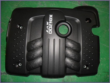 Крышка двигателя SSANGYONG Actyon,Kyron,Actyon Sports (D20) верхняя "XDi200" (де 6640100714 SSANG YONG