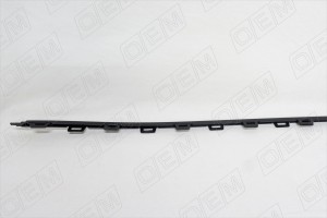 Молдинг бампера заднего центральный Volkswagen Polo sedan 5 2015-2020, черный OEM3722 OEMPARTS