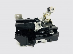 Замок двери RENAULT Kangoo (97-03) левой UKORAUTO U0528020L UKORAUTO