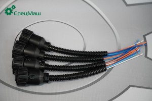 Штекер байонет прямой (4 провода) СпецМаш 1845-967325-0 SPETSMASH