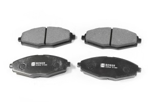 Колодки тормозные дисковые передние BD820 HOLA