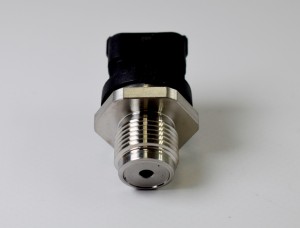 Датчик давления топлива КАМАЗ дв.CUMMINS ISBe 185,210,270,285 CARTRONIC CRTR0121633 CARTRONIC