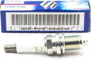 Свеча зажигания 09482-00494 0948200494 SUZUKI