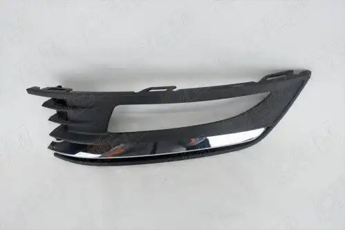 Окантовка противотуманной фары левая Volkswagen Polo sedan 5 2015-2020, под хром OEM1302L OEMPARTS