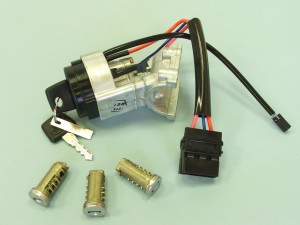 Личинки с замком багажника ВАЗ-2102,2121 в сборе комплект 2102610004510 DAAZ