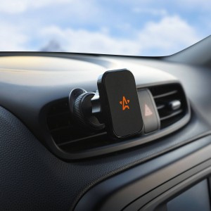 Держатель под смартфон/навигатор "AIRLINE" (на дефлектор, магнитный, регулируемы AEAG008 AIRLINE