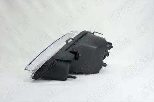 Фара правая Renault Logan 1 2004-2009, повторитель ближе к крылу OEM0190FR OEMPARTS