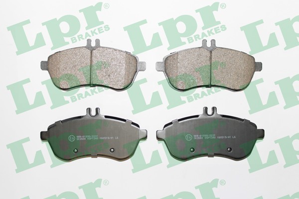 Комплект тормозных колодок 05P1340 05P1340 LPR