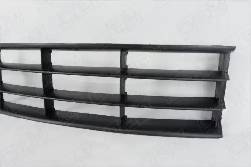 Решетка в бампер нижняя Skoda Octavia 2 A5 2008-2013 OEM3610 OEMPARTS