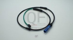 датчик износа колодок передних! L=1085\ BMW F10/F11/F07/F12/F01/F02/F03/F04 08> QF60F00465 QUATTRO FRENI
