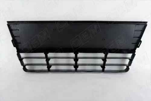 Решетка в бампер нижняя Ford Focus 3 2011-2015, черная глянцевая OEM3682 OEMPARTS