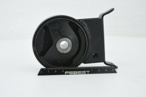 подушка ДВС передняя левая!\ TOYOTA RAV4 3SFE 94 TM-090 FEBEST