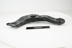 Рычаг правый TOYOTA COROLLA E18, AVENSIS T27 0124-ZZE150RH 0124-ZZE150RH FEBEST