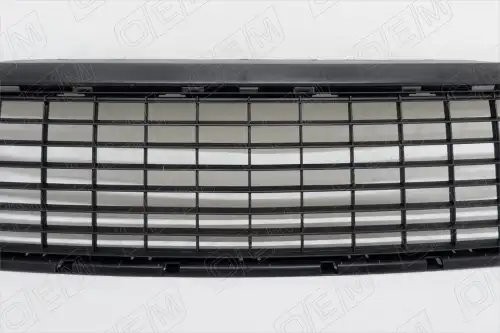 Решетка в бампер нижняя Renault Duster 1 2011-2015 OEM3667 OEMPARTS