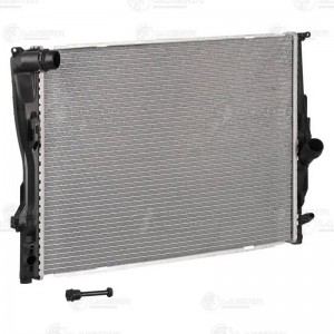 Радиатор охл. для а.м BMW 3 E90,E91  05- G с доп. патрубком 16мм  LRc 2637 LRC2637 LUZAR