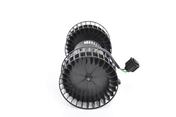 Мотор отопителя SCANIA 4 series (95-) в сборе с крыльчаткой BOSCH 0 130 111 184 BOSCH