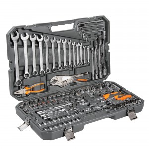 Набор инструментов универсальный 137 предметов, пласт.кейс (AT-137-10) AT-137-10 AIRLINE