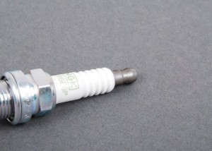 Свеча зажигания PORSCHE Cayenne (07-) (4.5),911 (3.6) OE 999 170 221 90 VAG