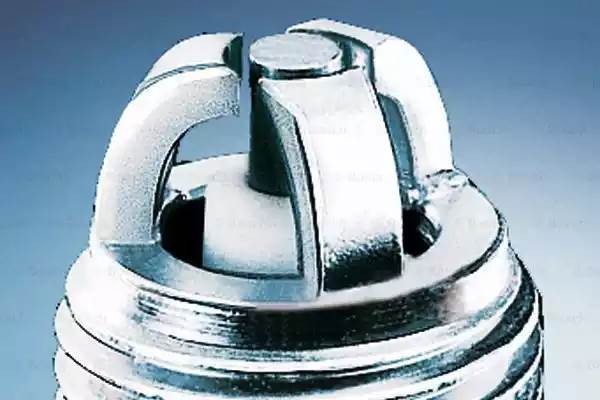 Свеча зажигания BOSCH 0 241 240 609 BOSCH