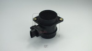 измеритель массы воздуха!\ Alfa Romeo 147/156/166, Fiat Marea/Doblo 1.6-2.4JTD & QF86A00129 QUATTRO FRENI
