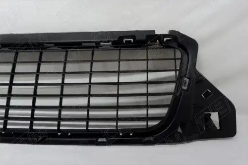 Решетка в бампер нижняя Renault Duster 1 2011-2015 OEM3667 OEMPARTS