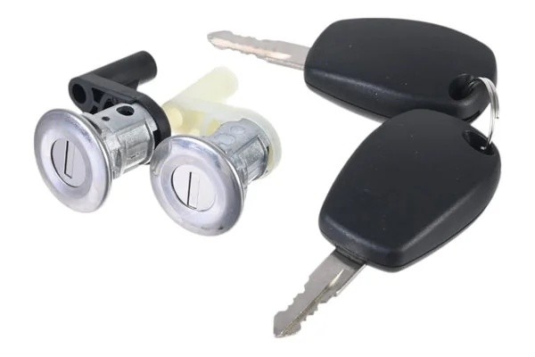 личинки передних дверей! лев+прав\ Renault Duster 10> 87-45135-SX STELLOX