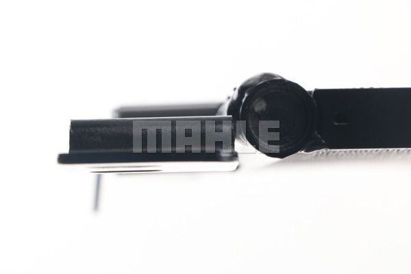 Радиатор кондиционера AC 673 000S MAHLE KNECHT