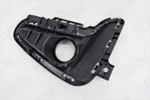 Окантовка противотуманной фары правая Kia Rio 4 FB седан, 2017-2020 OEM1383R OEMPARTS