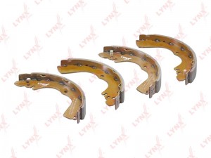 колодки барабанные!\ Mitsubishi Pajero/Space Wagon 2.0-2.4 D/TD 99> BS-5501 LYNXAUTO