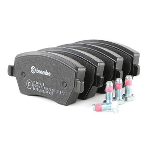 Колодки тормозные Lada Vesta OE 410608481R P68033 P68033 BREMBO