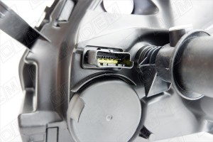 Фара правая Renault Duster 1 2011-2015, черная OEM0118FR OEMPARTS