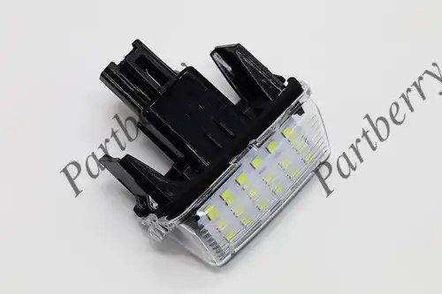 Плафон подсветки номерного знака TOYOTA 8127002131 PB1113657 PB1113657 PARTBERRY