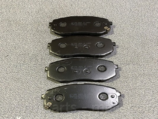 Колодки тормозные передние HYUNDAI ix35 10-/KIA SPORTAGE 10-/CARENS 02-PKB-E33 PKB-E33 PMC PARTS MALL