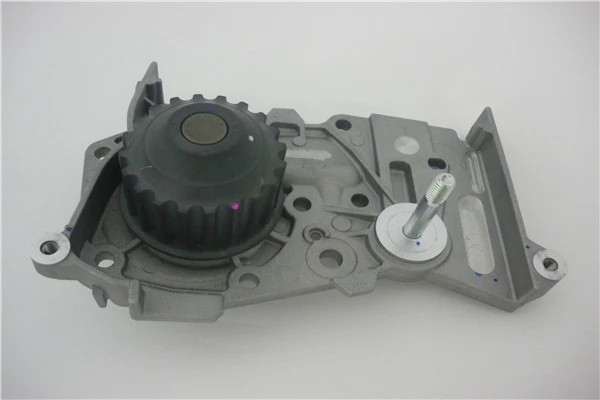 Насос водяной ЛАДА Largus (16кл.) RENAULT Logan,Sandero GMB GWR-15A GMB