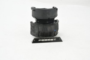 Втулка передн стабилизатора (половинка) AUDI Q7, VW TOUAREG (7L) VWSB-002 VWSB-002 FEBEST