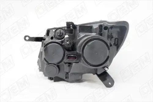 Фара правая Nissan Terrano 2017-нв, галоген, с корректором OEM0047FR OEMPARTS