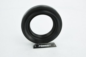 Сальник привода (38X63X10X16,6) TOYOTA MARK 2/CHASER/CRESTA 96-01 95HBY-38631017 95HBY-38631017C FEBEST