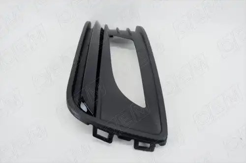 ОКАНТОВКА ПРОТИВОТУМАННОЙ ФАРЫ ЛЕВАЯ VOLKSWAGEN OEM1437L OEMPARTS