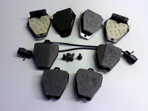 Колодки тормозные AUDI A6 (94-97) передние (4шт.) OE 4D0 698 151 AD VAG