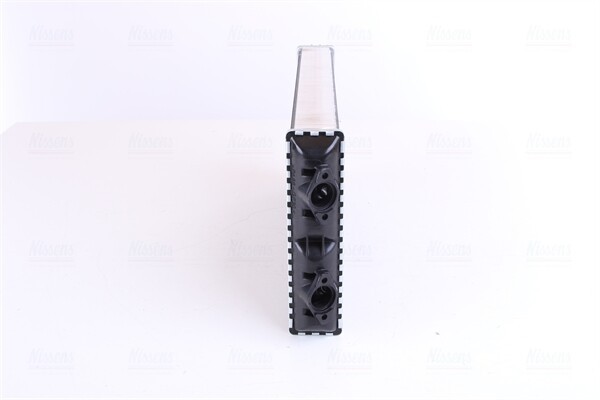 радиатор отопителя ! пластик/алюминий 370x190x42 \MAN F2000(94>) дв.D28 71925 NISSENS