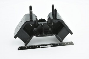 Подушка двигателя задняя TM-01 FEBEST